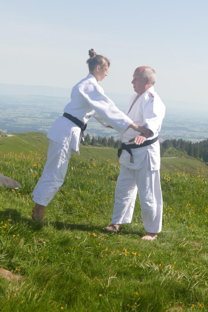 Dieses Bild hat ein leeres Alt-Attribut. Der Dateiname ist 033_2026051-683x1024.jpg